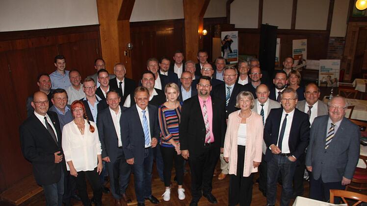 Diese Freien Wähler kandidieren für den Kreistag. Foto: Veronika Schadeck