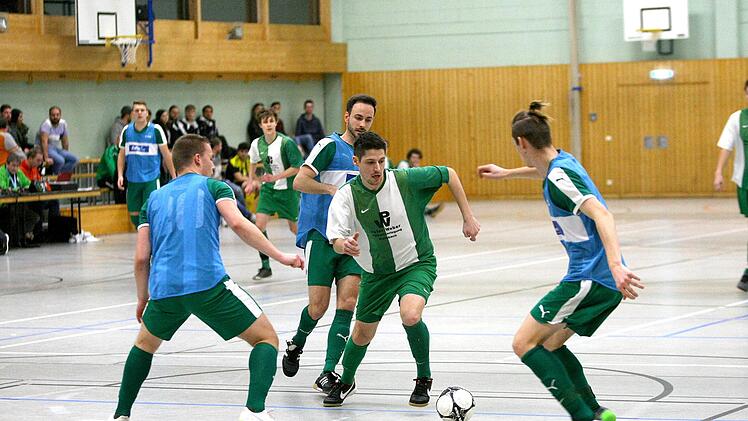 Im Halbfinale setzte sich der Bezirksligist VfR Katschenreuth gegen den Landesligisten TSV Neudrossenfeld durch.
