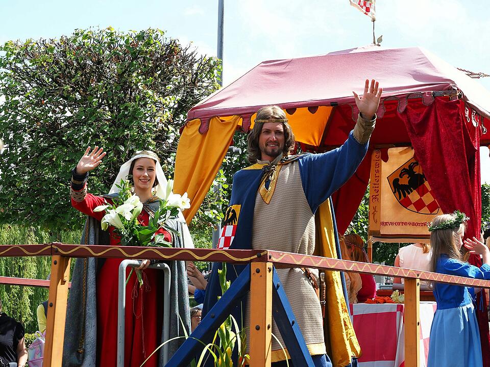 Großer historischer Festzug durch Bad Kissingen!