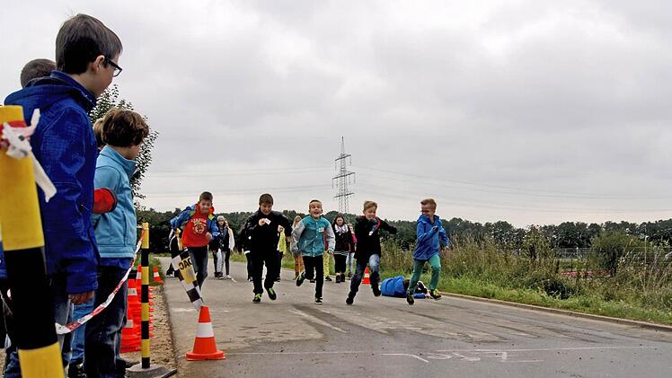 Auf Kommando stoppen - aus dem vollen Lauf ist das gar nicht so einfach.