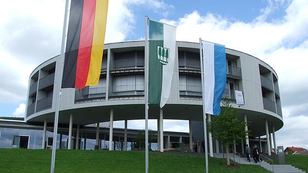 Die futuristische Fassade spiegelt das Konzept der Bildungseinrichtung wider. Foto: Marion Eckert