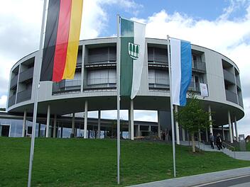 Die futuristische Fassade spiegelt das Konzept der Bildungseinrichtung wider. Foto: Marion Eckert