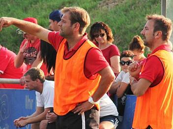 Die BSV-Coaches Helmut Wollf (lionks) und Ramio Bajric dirigierten viel, die Unsicherheit konnten sie ihrem Team aber nicht nehmen.