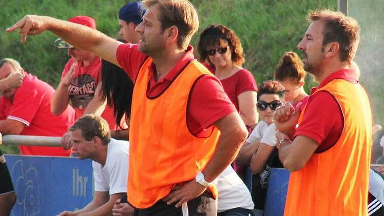 Die BSV-Coaches Helmut Wollf (lionks) und Ramio Bajric dirigierten viel, die Unsicherheit konnten sie ihrem Team aber nicht nehmen.