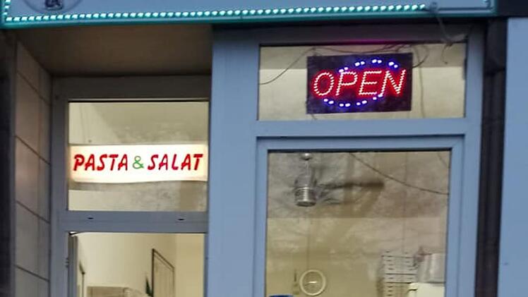 Beliebte Nürnberger Pizzeria "Ranzelli" sucht Nachfolger - Inhaber verabschiedet sich nach 25 Jahren