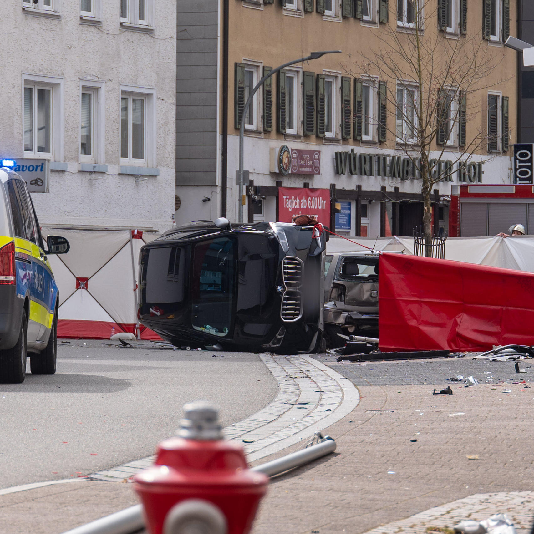Schramberg: Mutter und Sohn (3) sterben bei Lkw-Unfall - Zwillingsschwester  berlebt