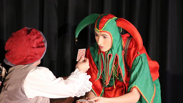 Die Theatergruppe des Franz Miltenberger Gymnasiums spielte "Was ihr wollt" von William Shakespeare. Fotos Sebastian Schmitt