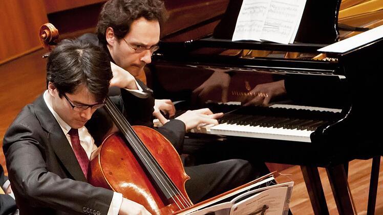 Danjulo Ishizaka (links) und Shai Wosner gastierten im Coburger Kongresshaus. Foto: Jochen Berger