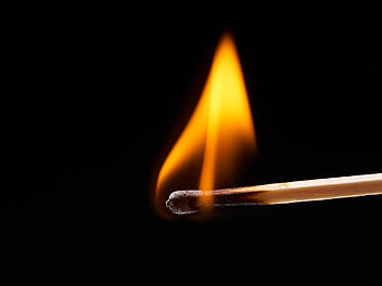 Energieausfall im Katastrophenfall: Im Vorteil ist, wer Streichhölzer, Kerzen & Co. zu Hause hat.