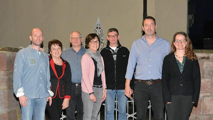 Die neu gew&auml;hlte Vorstandschaft (von links): Jochen Braun, Marianne Raab, Elmar Brehm, Karin Voll, Manfred Voll, Thorsten Raab, Heidrun Zink. Bj&ouml;rn Hein