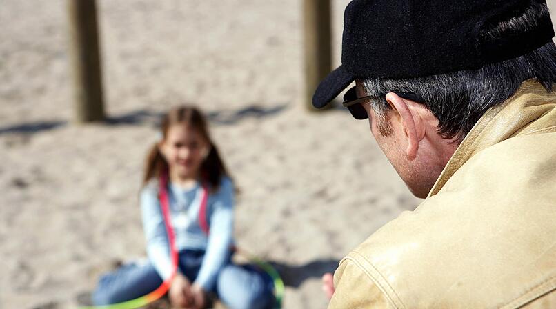 Coburg: Mann belästigt Schulkinder - 65-Jähriger in Gewahrsam genommen