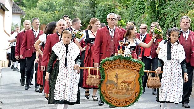 Mit Stolz geschwellter Brust marschierte der heimische Musikverein im Festzug vorneweg. Fotos: Dieter Radziej