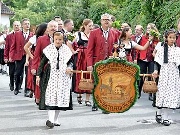 Mit Stolz geschwellter Brust marschierte der heimische Musikverein im Festzug vorneweg. Fotos: Dieter Radziej