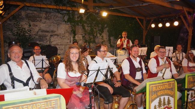 Die Musikkapelle spielte bis weit nach Mitternacht. Foto: Marian Hamacher