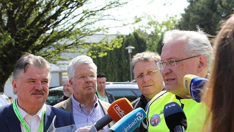 Innenminister Joachim Herrmann zu Gast bei der Motorradsternfahrt. Foto: Barbara Herbst