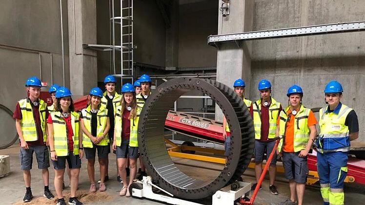 Das Ausbildungsteam der Firma M&ouml;bel und Raum  erlebte viel bei einem  unvergesslichen Ausflug nach Polen.  Foto: Maximilian Schuhmann