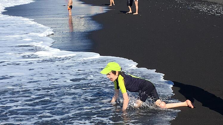 Dario beim Urlaub am Strand von La Palma. Foto: Folker Quack