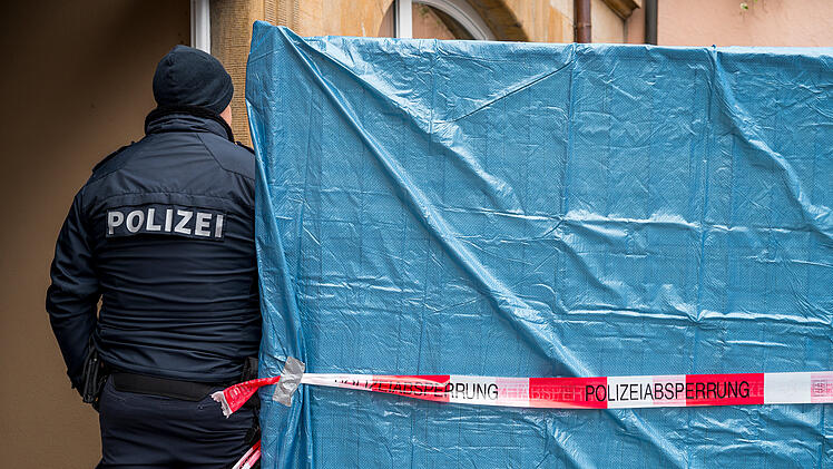 Lichtenfels: Blumenladen-Mitarbeiterin getötet - Experten untersuchen Tatort mit moderner Methode