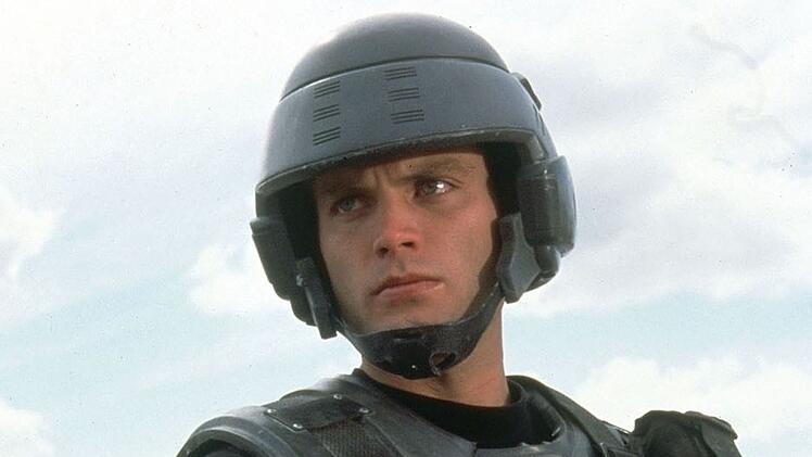 Jung und unerschrocken: Johnny Rico (Casper Van Dien) ist der große Held in "Starship Troopers".