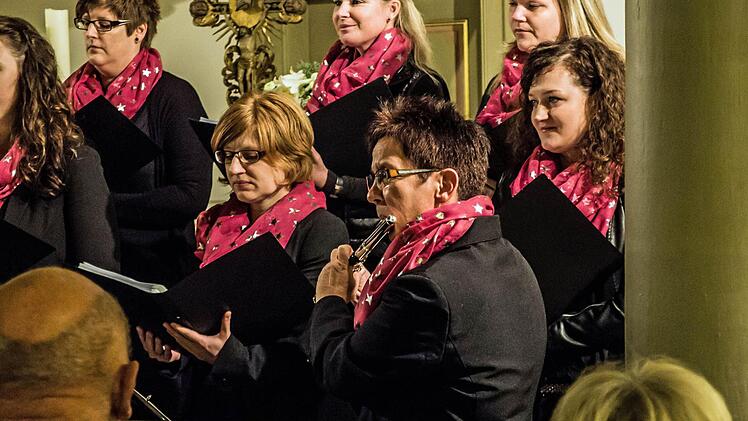 Impressionen vom Weihnachtskonzert mit dem "Vocalensemble Coburg" in Unterlauter.Foto: Jochen Berger
