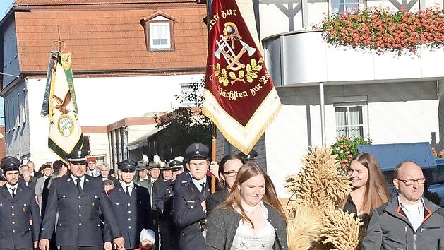 Festzug durch den Ort