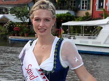 Einfach nur fesch: Nadine Zander, das Sandmadla 2011  Foto:  RiegerPress