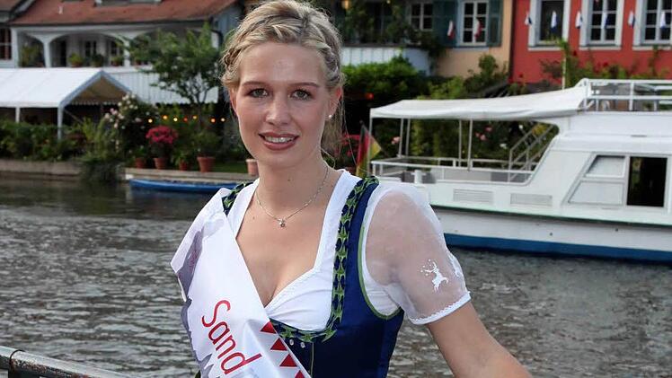 Einfach nur fesch: Nadine Zander, das Sandmadla 2011  Foto:  RiegerPress