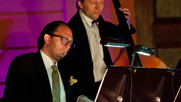 Stimmungsvoll: Altstadt-Serenade vom dem "Haus des Gastes" in Bad Rodach.Foto: Jochen Berger