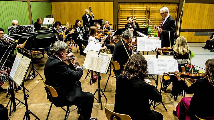 Impressionen vom Neujahrskonzert mit dem Musizierkreis NeustadtFoto: Jochen Berger