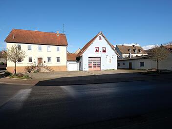 Hier soll der neue Dorfplatz von Dittlofsroda entstehen.  Foto: Gerd Schaar