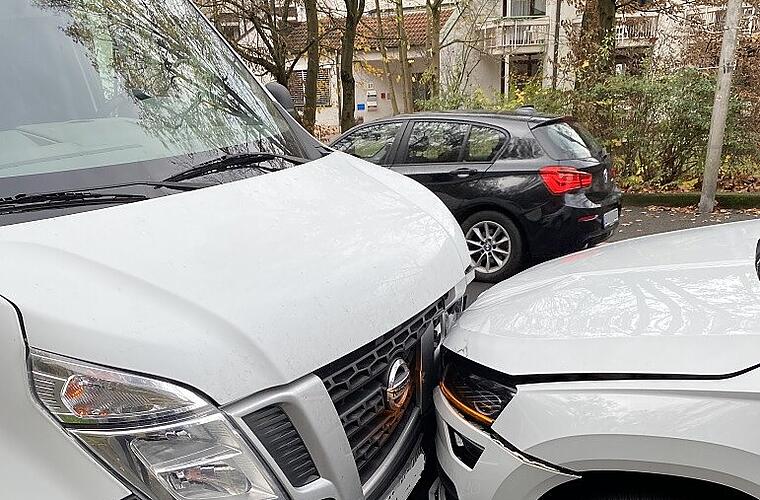 Neustadt bei Coburg: 78-Jähriger gerät wegen Sekundenschlaf in die Gegenspur und verursacht Frontalcrash mit Kleintransporter