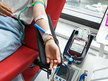 Blut spenden (Symbolbild)