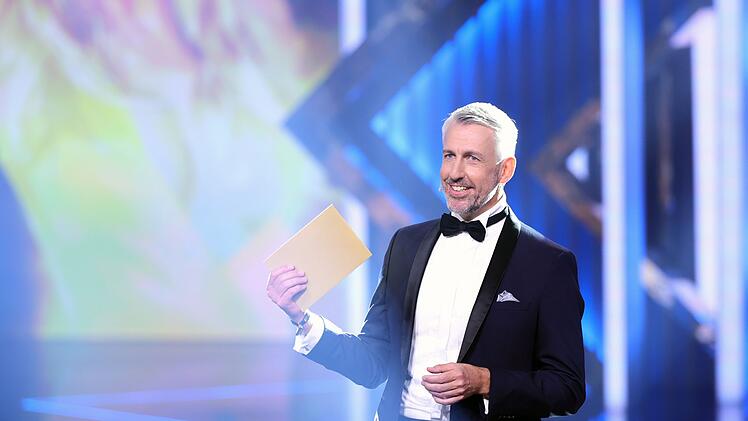 Immer wieder bem&uuml;ht sich Sebastian Pufpaff auch um Seri&ouml;sit&auml;t, wenn das mit zunehmender "TV total"-Schlagzahl auch nicht ganz so leicht f&auml;llt.