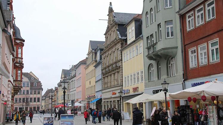 Die Spitalgasse am Montagnachmittag: Mit Hilfe der Seite gocoburg.de sollen mehr Kunden in die Stadt gelockt werden. Foto: Simone Bastian