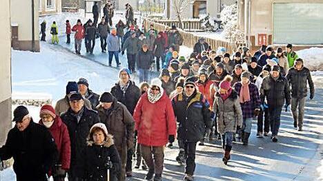 Rund 100 Wanderer waren bei der traditionellen Dreik&ouml;nigswanderung in Affalterthal dabei. Foto: Reinhard L&ouml;wisch
