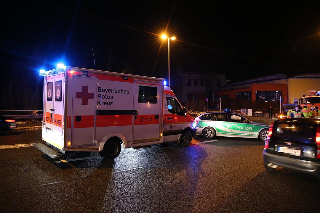 Frontalzusammenstoß mit einem Polizeiwagen in Hof