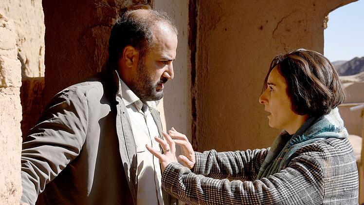 Das Leben von Iman (Isagh Zare, mit Soheila Golestani) ger&auml;t in "Die Saat des heiligen Feigenbaums" v&ouml;llig aus den Fugen.