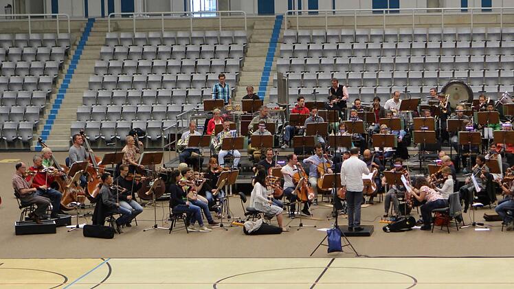 Impressionen von der Generalprobe für die Handball-Sinfonie in der HUK-Arena mit dem Philharmonischen Orchester Landestheater CoburgFoto: Jochen Berger