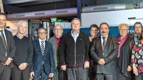 40 Jahre bei Brose: Bei einer Weihnachtsfeier w&uuml;rdigten Gesellschafter und Gesch&auml;ftsf&uuml;hrung die langj&auml;hrige Verbundenheit der Mitarbeiter und deren Beitrag zum Unternehmenserfolg.