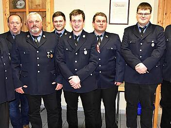 Das neu gewählte Vorstandsteam der Freiwilligen Feuerwehr Stetten (von links): Vorsitzender Georg Brahmann, Zweiter Vorsitzender Gerhard Ernst, Georg Hagel, Patrick Först, Toni Hollfelder, Michael Zillig, Marcel Saam und Friedrich Braun Fotos: Alfred Thieret