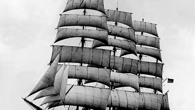 Unglücksschiff: Die Viermastbark Pamir sank vor 60 Jahren, ein Kissinger Leichtmatrose an Bord gehörte zu den wenigen Überlebenden. dpa