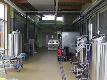 Ein Blick in die Brauerei in Neuensee. Foto: Niklas Schmitt