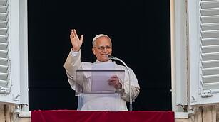 Papst spricht nach &uuml;berstandener OP Angelus-Gebet