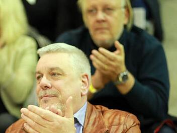 OB Norbert Tessmer, im Hintergrund sein Vorgänger Norbert Kastner Foto: CT-Archiv