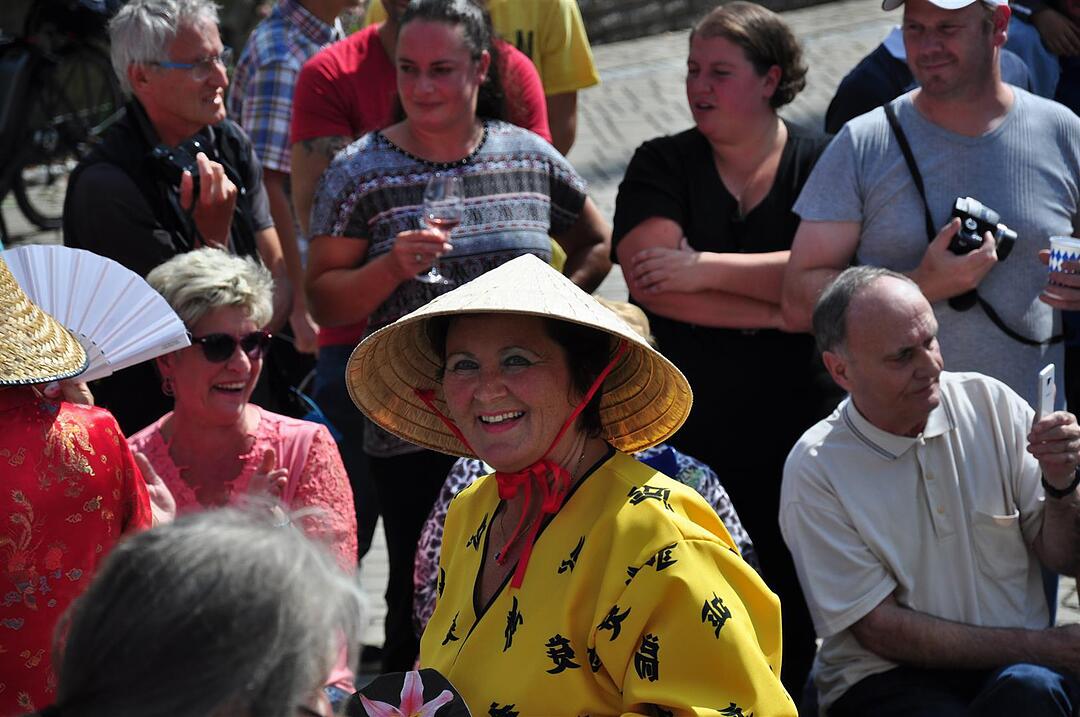 Kirchweih: einmal um die Welt