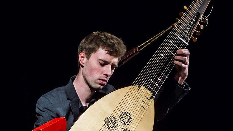 Gitarrist und Lautenist: Elias Conrad gastierte im Elsicher Dorfhaus.Foto: Jochen Berger