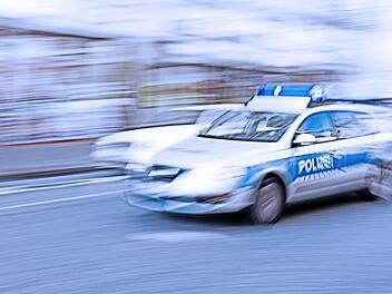 Am Donnerstag hat ein Passant am Nürnberger Aufseßplatz einen schwer verletzten Mann gefunden. Die Mordkommission konnte nun einen Tatverdächtigen festnehmen. Symbolfoto: Starpics/Adobe Stock