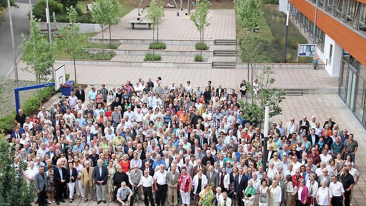 Auch 2020 soll es wieder ein solches Gruppenfoto mit den Teilnehmern des Studiengenossenfestes geben. Foto: Heike Beudert