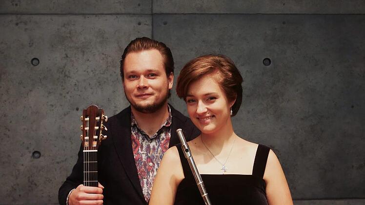 Das Duo Sgraffito in der Besetzung Raluca Tihon (Fl&ouml;te) und Eduard Hausauer (Gitarre) von der Hochschule f&uuml;r Musik W&uuml;rzburg pr&auml;sentiert Werke von Mario Castelnuovo-Tedesco, Franz Schubert, Niccol&ograve; Paganini und Astor Piazzolla. Foto: Ana Rocio Lama Benitez