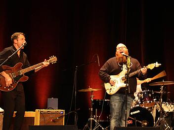 Ron Spielman und Andreas Kümmert im Bad Kissinger Kurtheater.  Foto: Werner Vogel